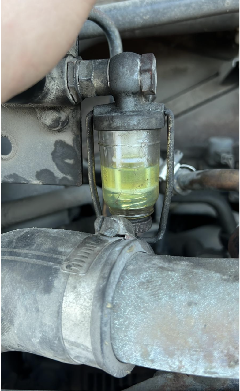 Replacing the fuel filter in Mercedes Benz Replacing the fuel filter in Mercedes Benz -foto 1