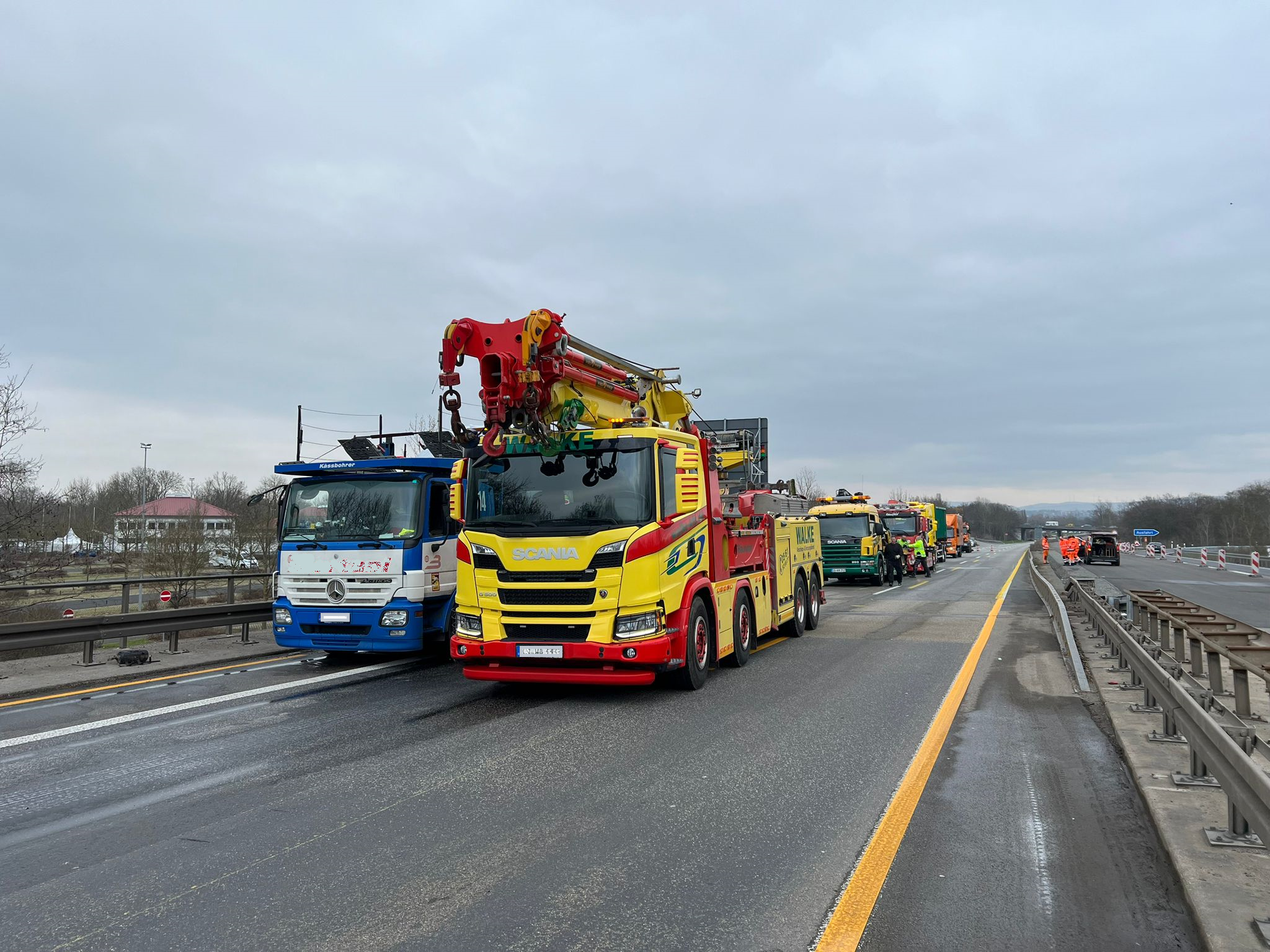 Wie viel kostet das Abschleppen eines LKW? Wie viel kostet das Abschleppen eines LKW? 1